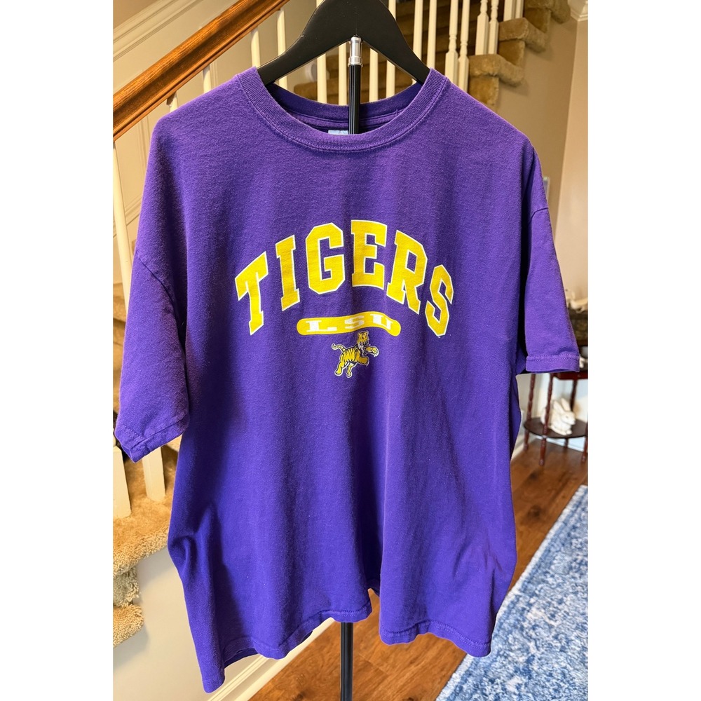 Gildan LSU Tigers T-Shirt Mens XL Purple Short Sleeve NCAA Louisiana State Tee